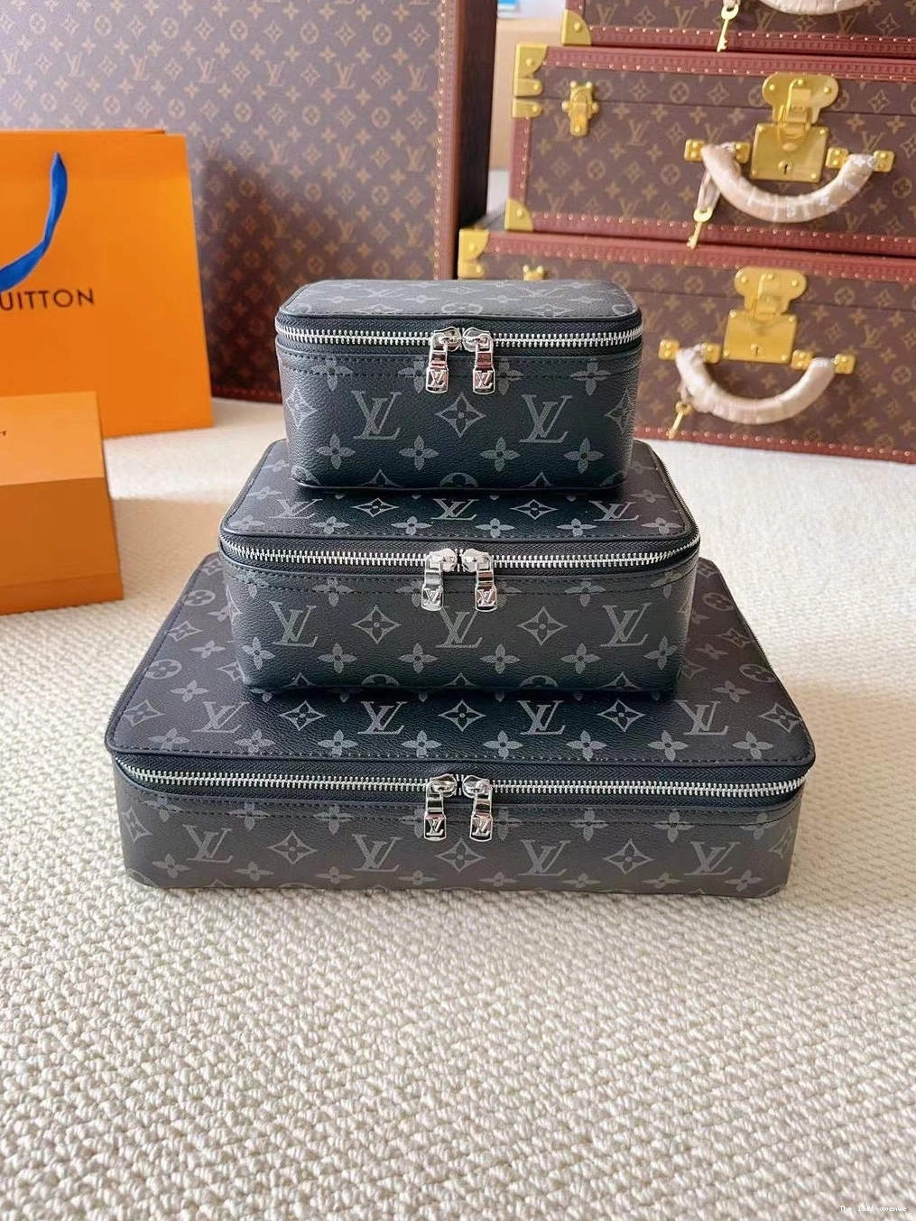 LV IN 3 MAKE POUCH 1 SET CUSTOM UP 0708